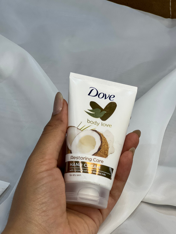 خرید کرم دست نارگیل داو