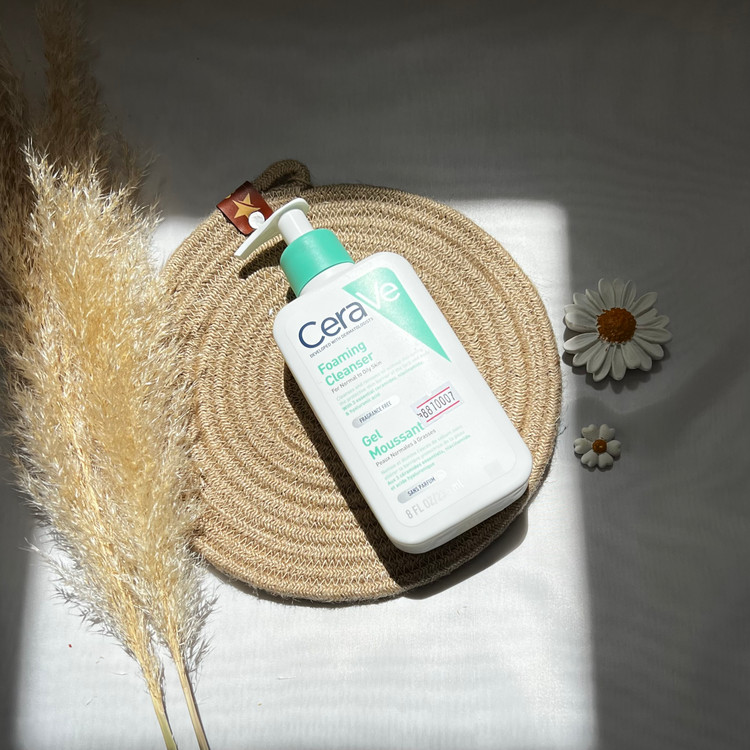 ژل شستش.ی نرمال تا چرب سراوی